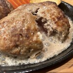 タカサキハンバーグ - 肉汁が溢れて来ます♪