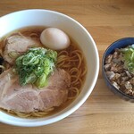 麺処 廣木 - 味玉醤油らあ麺（太麺）とチャーシュー丼