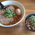 Mendokoro Hiroki - ラーメンとミニ丼で1350円