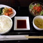 竹屋牛肉店 - 焼肉ランチ(ライス、スープ、サラダ、キムチ)