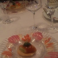 モナリザ 丸の内店 - 前菜♡食器は生のお花入り♡