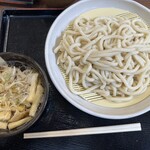 蓮田サービスエリア 下り フードコート - 料理写真:武蔵野肉汁うどん（並盛）