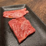 Wagyuu Horumon Ittougai Ushihachi - 赤身焼肉