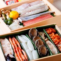 築地から鮪、京都舞鶴の地魚、近海 明石・淡路 などの新鮮素材