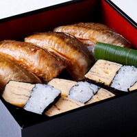 自家製玉子と穴子の二種握り