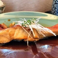 一つ木竹林草 - 脂のりもよく照りよくふっくら煮あげられた金目鯛は甘辛く煮あげられており、ご飯がすすむお味です！美味しい煮魚でした〜(^^)