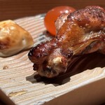 とり茶太郎 - ホロホロ手羽元燻製、比内地鶏金柑、スカルモッツァ燻製