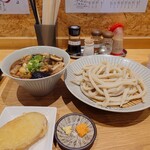 武蔵野うどん 五六 - 特製肉汁うどんとさつま芋天