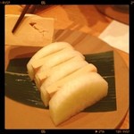 酒肴屋 いっこう - クリームチーズの味噌漬け（500円）は超絶品です。
      *\(^o^)/*