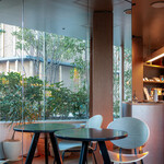 TREE by NAKED - 店内