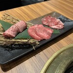 中目黒焼肉 登牛門 - 