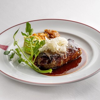 【3樓】復古西餐融合了神戶食材，包括汉堡牛排
