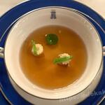 トゥールダルジャン - 琥珀色に煌めく幼鴨のコンソメスープ