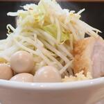 ラーメン 燦獣士 - ラーメン＋ヤサイニンニク＋うずら