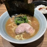 横浜ラーメン 渡来武 - 