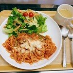 どんどん - 【ナポリタン ￥550】安くて美味しくてボリューミーなどんどん♪サラダもスープも食後のコーヒー1杯(セルフ)も付いて、￥550✨️