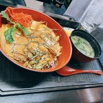 Dondon - 【カツ丼 ￥480】彼氏がどんどんを気に入り、朝起きてすぐどんどん誘われました(*´艸`)味噌汁もついてこれは安いよね✨️