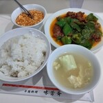 味芳斎 - ピーマンレバー炒め・ミニ麻婆豆腐