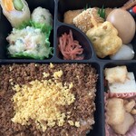 津多屋 - 二色そぼろ弁当