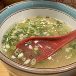 Yokohama Hommarutei - 鶏、豚、魚介のトリプルスープをキリッとした塩でまとめたつけ汁
