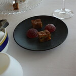 フレンチレストラン ミクニ サッポロ - プティ・フール