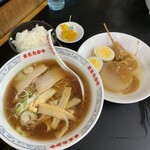 まるたかや - ラーメン850円　おでんセット400円