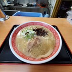 Menroku Ya - 濃厚豚骨ラーメン 900円