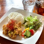 Player's CAFE  - 日替わりランチ：油淋鶏（ユーリンチー）定食(単品¥850/税込)(コーヒーor ティー付き￥1,000/税込）