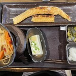 しんぱち食堂 - サーモンハラス定食