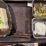 Shimpachi Shokudou - 冷奴と高菜、大根おろし
