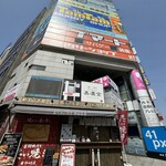 鰻 炭焼 ひつまぶし 美濃金 - 交差点のこの建物の裏路地