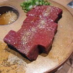 肉の天満屋 神楽亭 - 新鮮厚切りレバー（ごま油より塩成分強め）