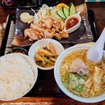 ろっぢ 焼鳥店 - 「鶏からあげ定食」＆「小ラーメン(塩)」