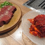 肉の天満屋 神楽亭 - 新鮮厚切りレバーと生キムチ