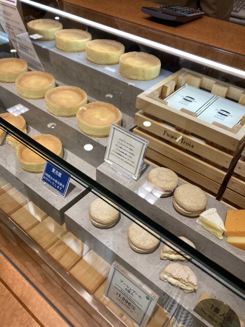 Closed]Fuwa-Trois LeTAO - Umeda/Sweets (Western style) | Tabelog