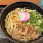 吉備 - 肉うどん 570円。