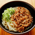 きっちょううどん - 肉うどん　牛肉をいりこだしに合わせて味付けしています。肉の旨味と味付けが美味しい一品です。