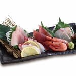 Assorted sashimi