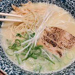 Tori Soba Issa - 濃厚鶏そば 880円