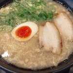 昇龍軒 - ラーメン。脂も乗ってるのに何か物足りない