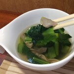 キッチン ブルー グローブ - 具沢山なスープ