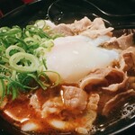 Kasu Udon Unotake - うま辛肉かすうどん！温玉トッピング！あぶらかすたっぷりで、辛いスープを混ぜて啜ろう！　普段かすうどんには七味かけるけど、これはもう完成されてて七味かける必要なし！