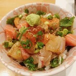 Sakadai. Ningu - 海鮮漬けちらし寿司小¥800