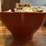 自家製熟成麺 吉岡 - この形状のどんぶり嫌...ぜんぜん足りない