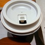 ファーストキッチン - 猫唇（ねこびる）はココから飲めません…
