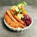 3 types of grilled domestic pork sausage & fried onion rings with tartar sauce