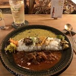 本と喫茶のゲンショウシャ - 