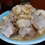 ラーメン 盛太郎 - 今日はラーメン８５０円、麺カタメ、アブラ少し。のはずが....