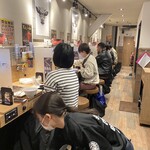 焼肉ライク - 店内　1人ずつ焼肉に向き合うストイックな風景