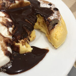 幸せのパンケーキ - チョコレート掛け
